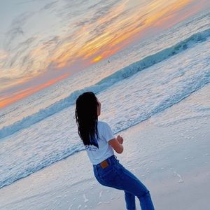 Meet your Posher, Kira